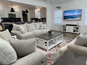 Sea La Vie - Large Family Friendly 4BR 10 Bed Pool and Bay Access